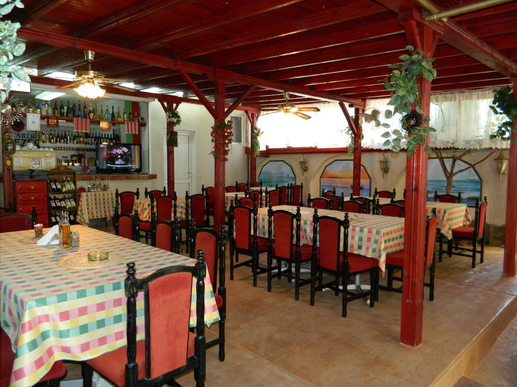 Family Hotel Andreev Nesebar Exterior foto